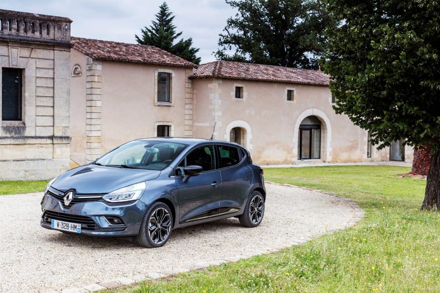  Renault Clio 2016 года  (фото 31 из 80)
